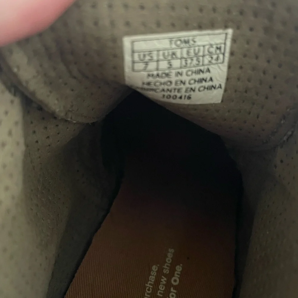 Toms Women's Beige Lace-Up heeled Ankle Booties like new - Picture 2 of 7